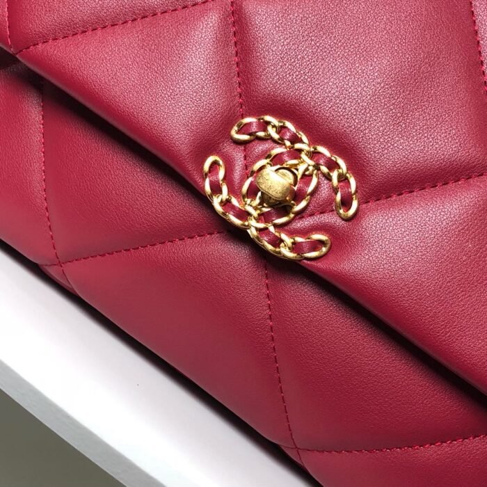 ⁦Chanel Lambskin Quilted Medium19 Flap Shoulder Bag Handbag⁩ - الصورة ⁦4⁩