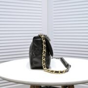 ⁦Chanel Chanel Lambskin Quilted Small 19 Flap Shoulder Bag Handbag⁩ - الصورة ⁦2⁩