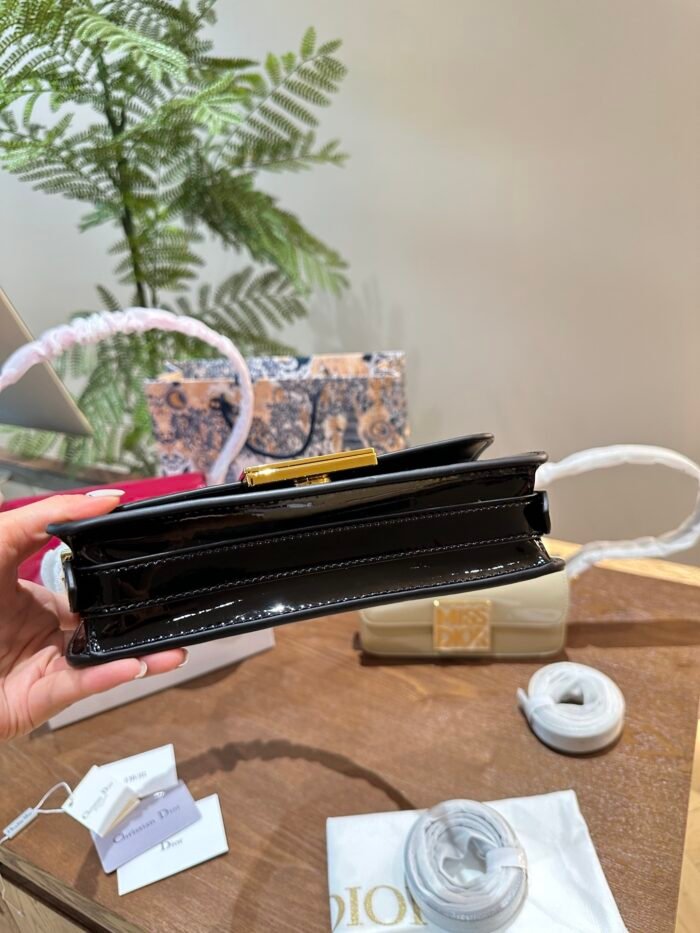 ⁦Dior Miss Dior Shoulder Bag⁩ - الصورة ⁦5⁩