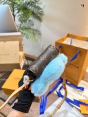 ⁦Louis Vuitton Vivienne Shoulder Bag Handbag⁩ - الصورة ⁦7⁩