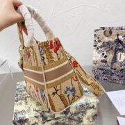 ⁦Dior The LADY D-LITE Bag⁩ - الصورة ⁦7⁩