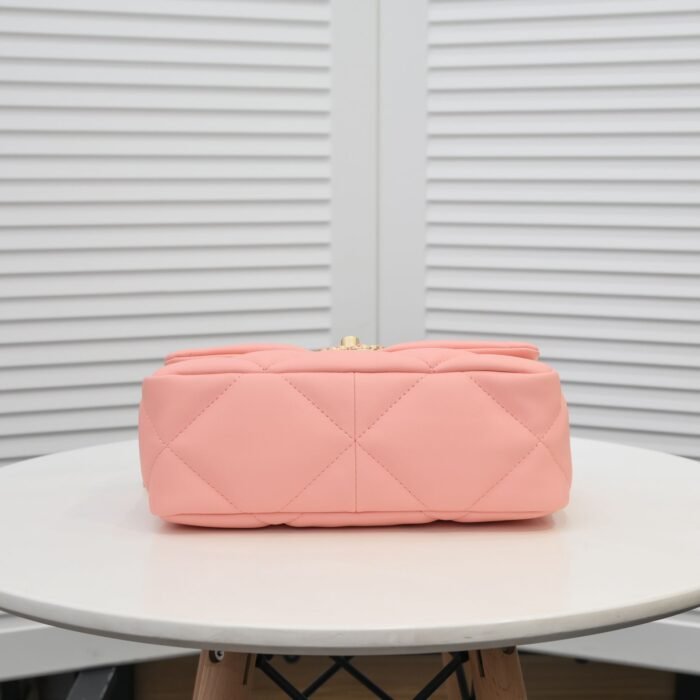 Chanel Lambskin Quilted Small 19 Flap Shoulder Bag Handbag - Image 4