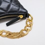 ⁦Chanel 23A Fringed Gold Chain Hobo Underarm Shoulder Bag Handbag⁩ - الصورة ⁦7⁩