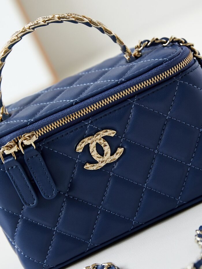 Chanel 10A Handbag Shoulder Bag Top Mirror Quality Version chanel AP5152 - Image 2