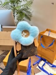 ⁦Louis Vuitton Vivienne Shoulder Bag Handbag⁩ - الصورة ⁦2⁩