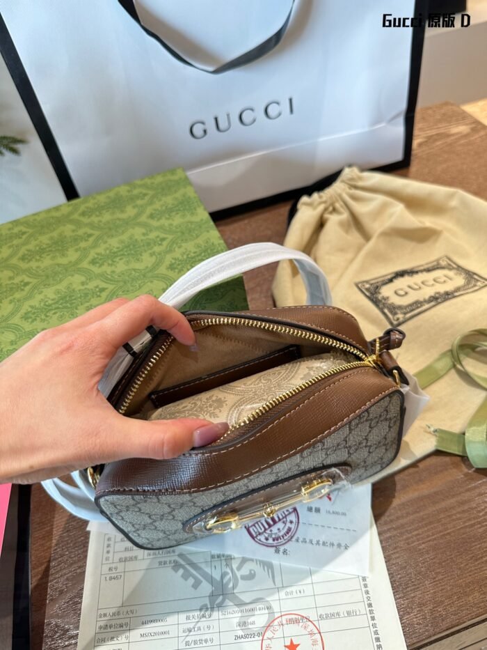 Gucci Camera Shoulder Bag Crossbody Bag - Image 9