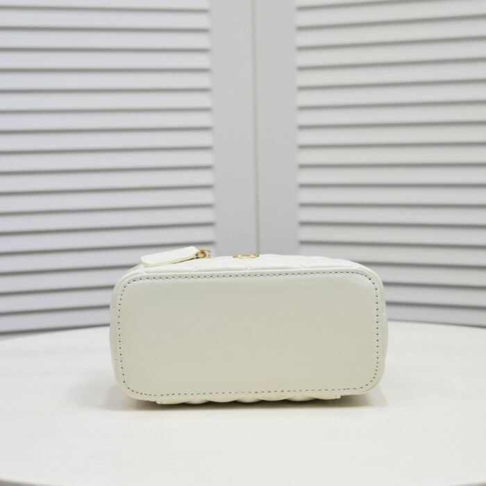 Chanel Golden·Ball Cosmetics Box Makeup  Bag  Shoulder Bag Handbag - Image 4
