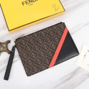 ⁦FENDI Printed Canvas Clutch Toiletry Bag⁩ - الصورة ⁦4⁩