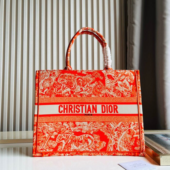 ⁦Dior Medium Book Tote Bag Handbag⁩ - الصورة ⁦13⁩