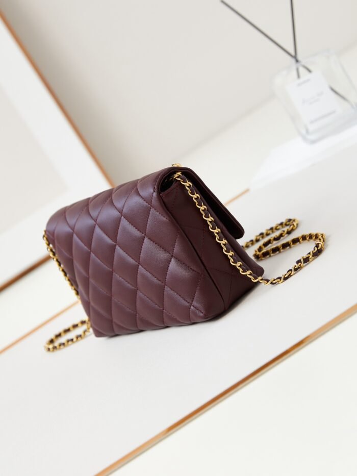 Chanel 10A Handbag Shoulder Bag Top Mirror Quality Version CHANEL AS5011 - Image 4
