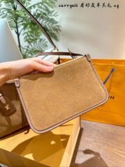 ⁦Louis Vuitton Carryall Shoulder Bag Handbag⁩ - الصورة ⁦8⁩