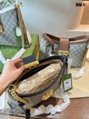 ⁦Gucci Padlock Shoulder Bag⁩ - الصورة ⁦9⁩