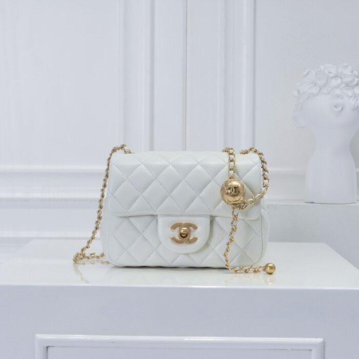⁦Chanel Cross Body Metal Ball Chain Shoulder Bag Handbag CF 9021⁩ - الصورة ⁦1⁩