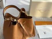 ⁦Louis Vuitton NeoNoe Shoulder Bag Handbag⁩ - الصورة ⁦6⁩
