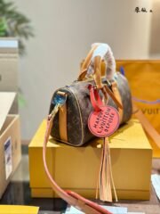 ⁦Louis Vuitton Speedy Shoulder Bag Handbag⁩ - الصورة ⁦5⁩
