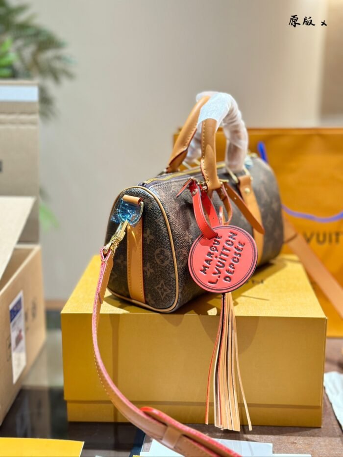 ⁦Louis Vuitton Speedy Shoulder Bag Handbag⁩ - الصورة ⁦5⁩