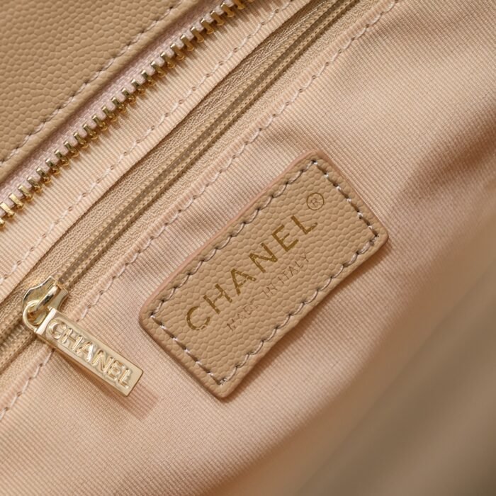 ⁦Chanel Vintagep Hilton Bag Tote  Shoulder Bag Handbag⁩ - الصورة ⁦9⁩