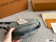 ⁦Louis Vuitton Denim Shoulder Bag Handbag⁩ - الصورة ⁦3⁩