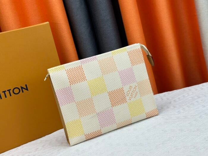 ⁦Louis Vuitton Toiletry Bag M40446 M61692 M47542 Shoulder Bag Handbag⁩ - الصورة ⁦2⁩
