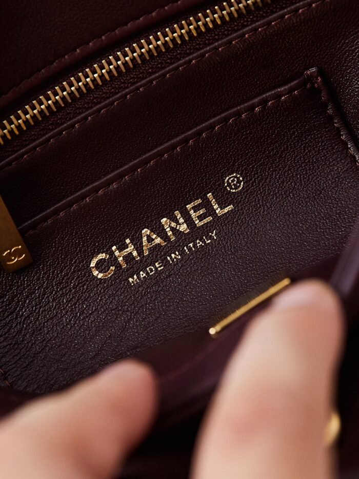 Chanel 10A Handbag Shoulder Bag Top Mirror Quality Version CHANEL AS5011 - Image 8