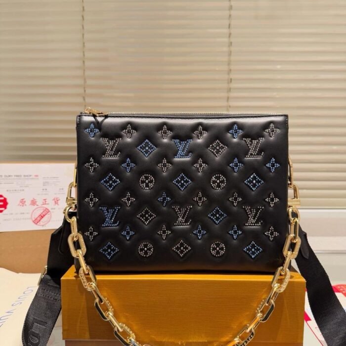 ⁦Louis Vuitton LV Coussin Small Shoulder Bag⁩ - الصورة ⁦12⁩