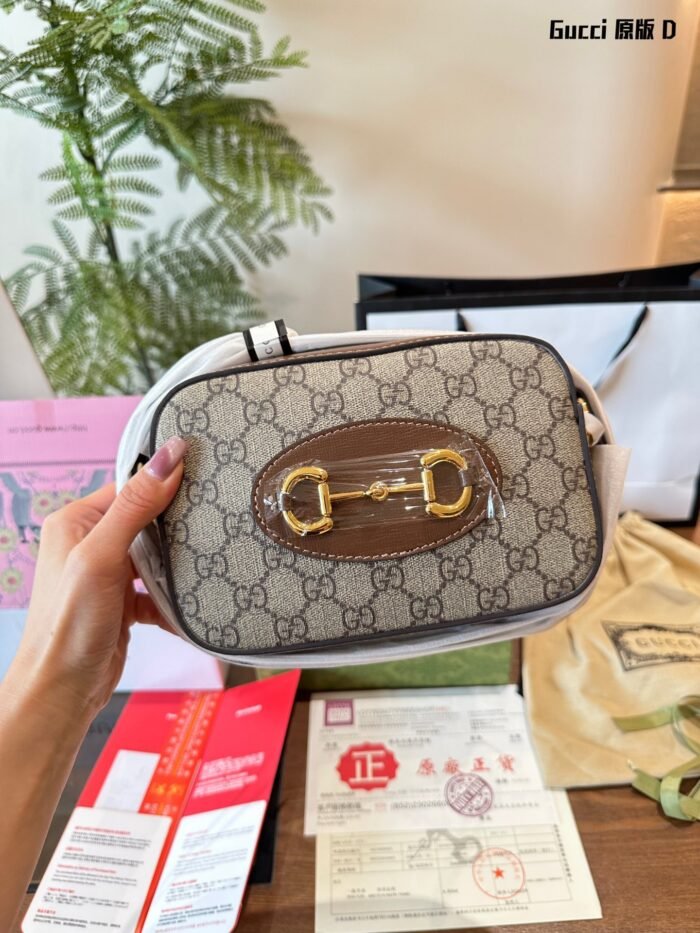 Gucci Camera Shoulder Bag Crossbody Bag - Image 3