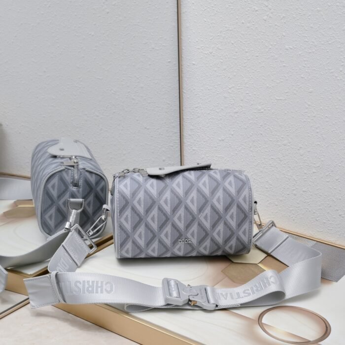 ⁦Dior Lingot Messenger Bag CD Diamond Shoulder Bag Handbag⁩ - الصورة ⁦1⁩