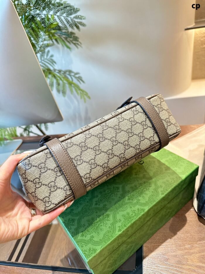 Gucci Messenger Bag - Image 6