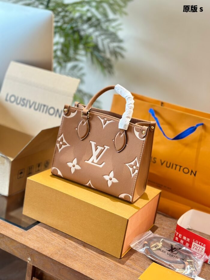 ⁦Louis Vuitton Onthego Shoulder Bag Handbag⁩ - الصورة ⁦8⁩