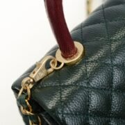 ⁦Chanel Stripe Gold Buckle Medium Shoulder Bag Handbag⁩ - الصورة ⁦6⁩