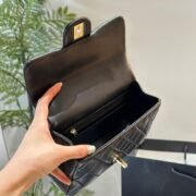 ⁦CHANEL HANDLE MINI CF Handbag⁩ - الصورة ⁦8⁩