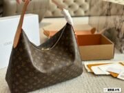 ⁦Louis Vuitton Slouchy MM Shoulder Bag Handbag⁩ - الصورة ⁦3⁩