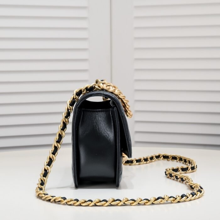 ⁦Chanel Soft Sheepskin Chain  Shoulder Bag Handbag⁩ - الصورة ⁦2⁩