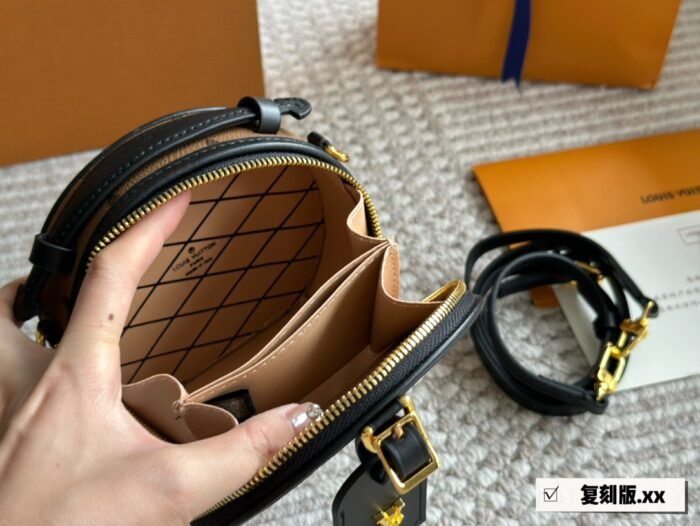 ⁦Louis Vuitton BOITE Shoulder Bag Handbag⁩ - الصورة ⁦9⁩