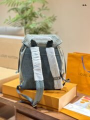 ⁦Louis Vuitton Denim Backpack Bag⁩ - الصورة ⁦4⁩