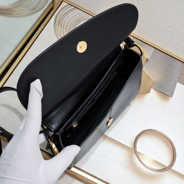 ⁦DIOR CD Besace Bag Calfskin Small Shoulder Bag⁩ - الصورة ⁦9⁩