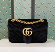 ⁦Gucci GG Marmont Velvet Mini Shoulder Bag⁩ - الصورة ⁦2⁩