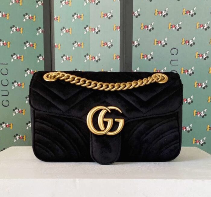 ⁦Gucci GG Marmont Velvet Mini Shoulder Bag⁩ - الصورة ⁦2⁩