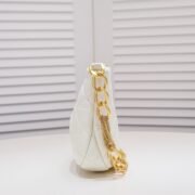 ⁦Chanel 23A Fringed Gold Chain Hobo Underarm Shoulder Bag Handbag⁩ - الصورة ⁦2⁩
