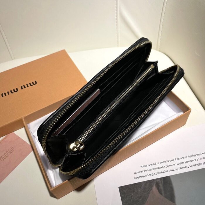 ⁦Miumiu Matelassé Leather Card Bag⁩ - الصورة ⁦3⁩