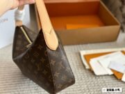 ⁦Louis Vuitton Slouchy MM Shoulder Bag Handbag⁩ - الصورة ⁦3⁩