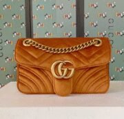 ⁦Gucci GG Marmont Velvet Mini Shoulder Bag⁩ - الصورة ⁦3⁩
