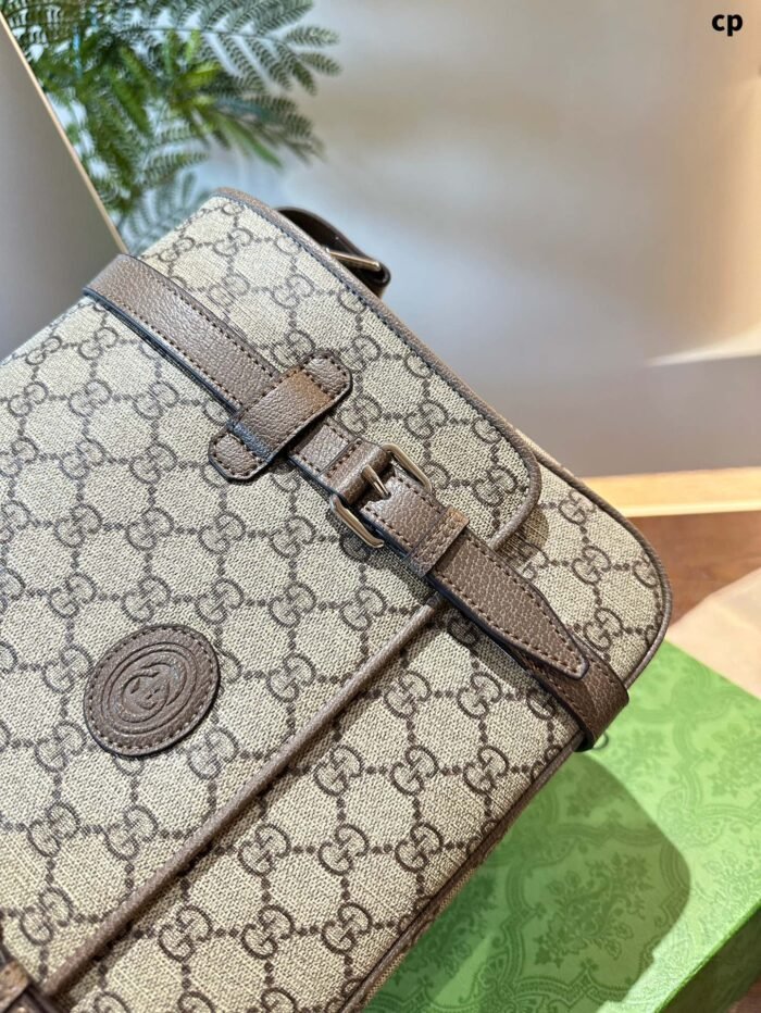 Gucci Messenger Bag - Image 5