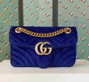 ⁦Gucci GG Marmont Velvet Mini Shoulder Bag⁩ - الصورة ⁦5⁩