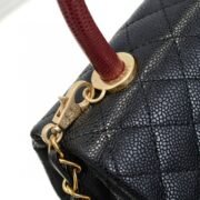 ⁦Chanel Stripe Gold Buckle Medium Shoulder Bag Handbag⁩ - الصورة ⁦7⁩