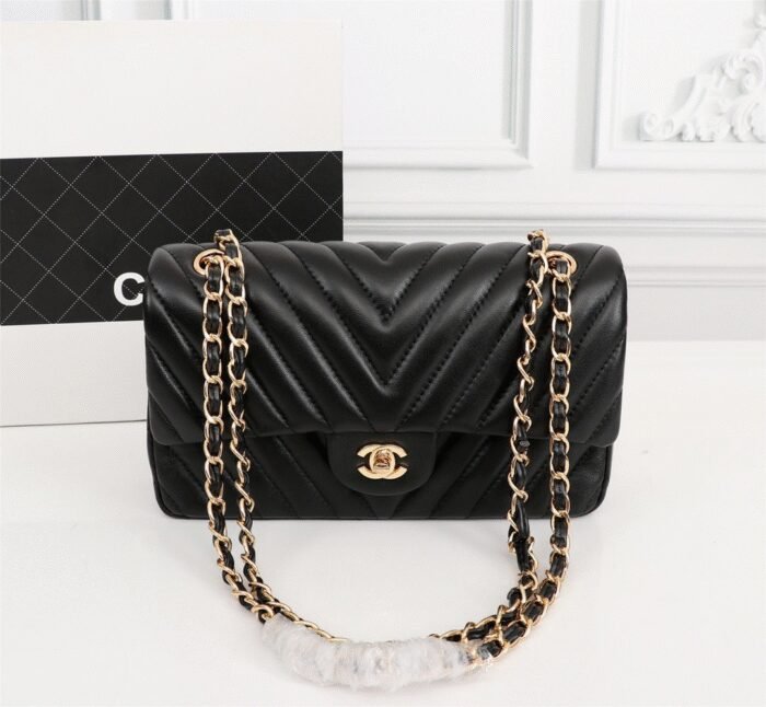 ⁦Chanel Clacssic Flap CF Chain Shoulder Strap Bag⁩ - الصورة ⁦6⁩