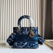 ⁦Dior The LADY D-LITE Bag Collection⁩ - الصورة ⁦3⁩