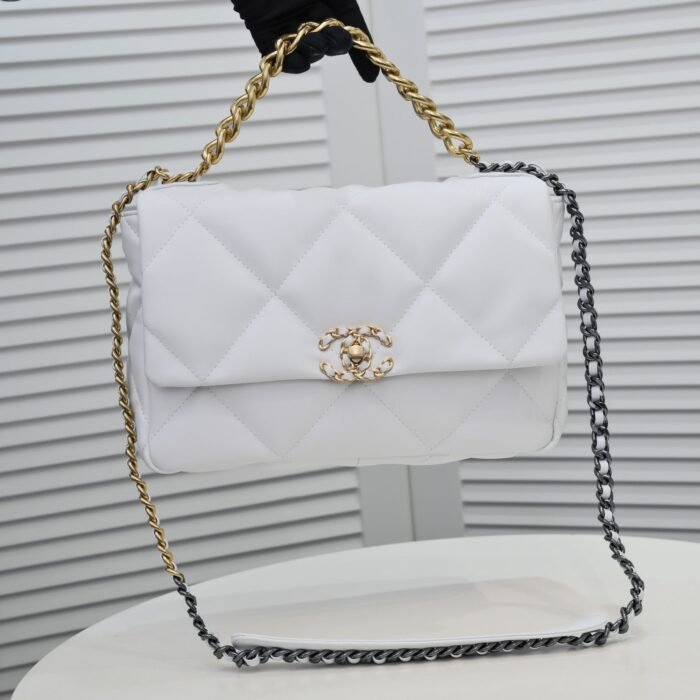 Chanel Lambskin Quilted Medium19 Flap Shoulder Bag Handbag - Image 5