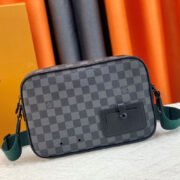⁦Louis Vuitton LV Alpha Messenger Shoulder Bag⁩ - الصورة ⁦3⁩