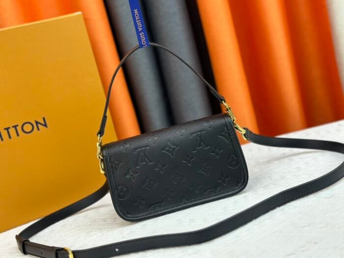 Louis Vuitton Diane M46386 M45985 Shoulder Bag Handbag - Image 4